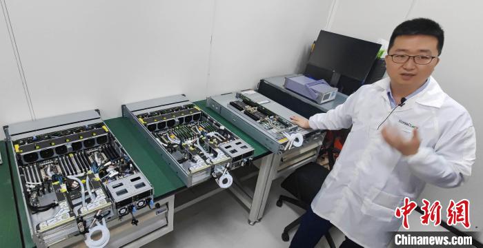 长城超云(北京)科技有限公司自主研发的液冷机柜等创新产品，填补了国内相关领域的空白。　陈建 摄