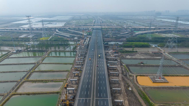 中国“不限速”高速将通车，你敢开吗