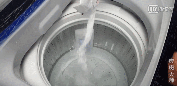 洗衣机几个月不洗真的很脏！学会这招，洗掉垃圾和细菌！