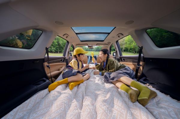 蓝电E5荣耀版：十万元级唯一中型大7座插混SUV，9.98万元起，为家庭出行提供新选择