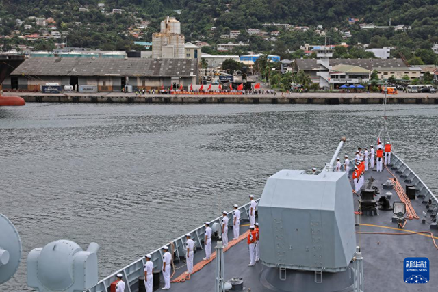 中国海军第45批护航编队抵达塞舌尔进行友好访问