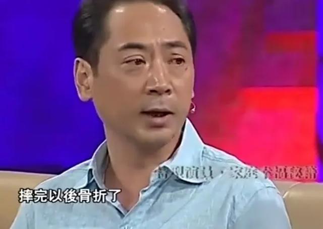 演员刘劲：娶初恋为妻，婚后生一女，为何回家后不爱说话