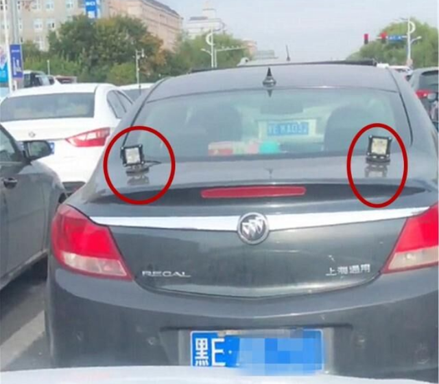 黑龙江偶遇改装别克，车位两个“小镜子”，远光族看见要绕着走
