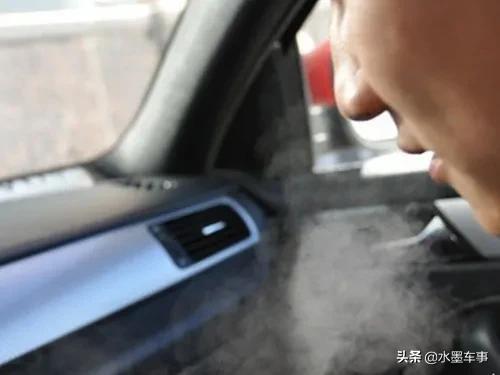 快速消除车内玻璃雾气的小操作，根本不需要任何除雾产品