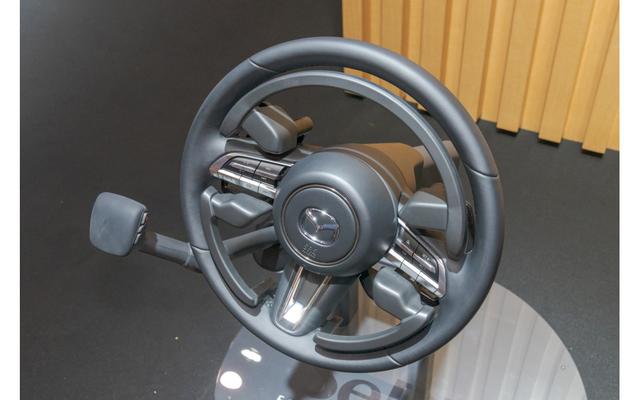 马自达有了新发明，研发了“手动控制刹车和油门”装置
