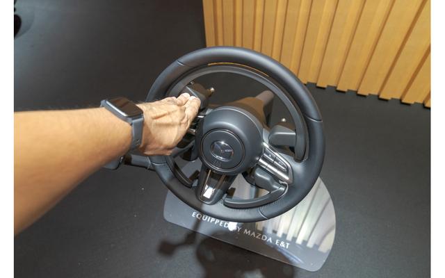 马自达有了新发明，研发了“手动控制刹车和油门”装置