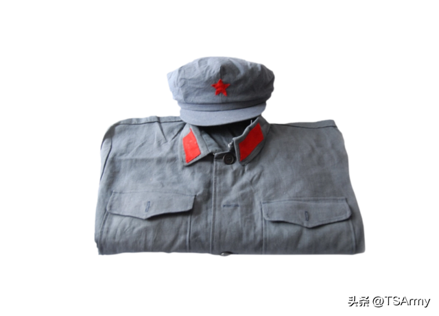 一颗红星头上戴，革命红旗挂两边：65式军服，永远的经典