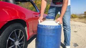 汽车液氮罐(把轮胎里面灌入液氮会发生么轮胎还能继续行驶么)