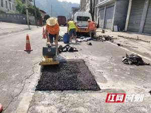 吉首汽车保养(吉首公路：夏日战酷暑 步入公路养护强节奏)