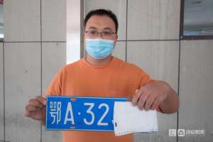 武汉汽车提档(记者探访济南二手车交易首日“跨省通办”两小时即可完成换牌)