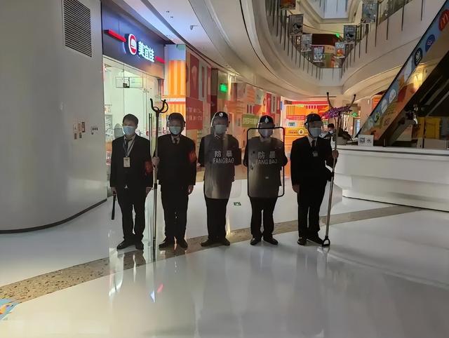 山东小伙的逆袭路：娶小12岁中亚美女为妻，媳妇逆天颜值令人眼红