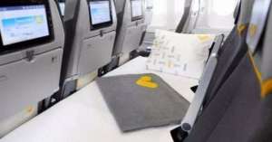 汽车卧铺座位号分布图(长途旅行的福音英航空公司经济舱推出卧铺座位，可横躺整排睡)