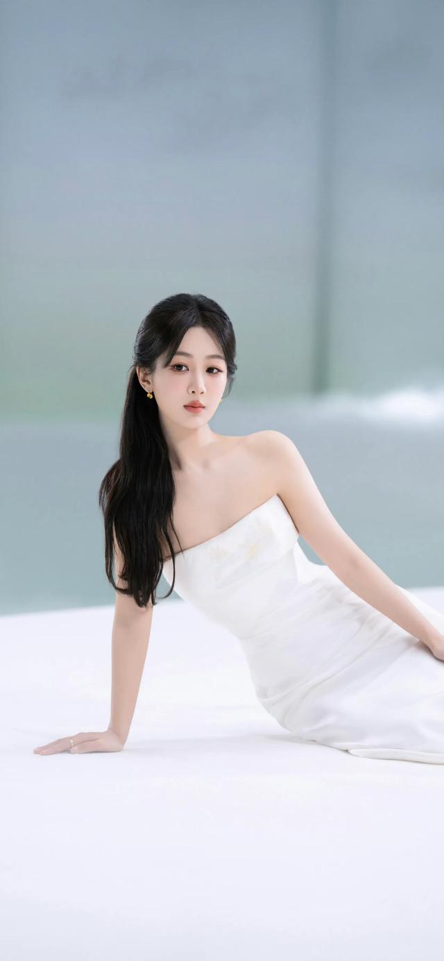 美女系列壁纸第3975期—杨紫