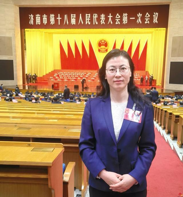 市人大代表王雅婷：建设新能源汽车服务园区 规范完善产业链条