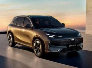 亮蓝色汽车(吉利银河E5汽车HUD支持雪地模式，关键信息可显示为蓝色)