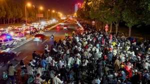 开封汽车站(避免夜骑大学生长时间等候，城铁宋城路站、开封北站提前开站)