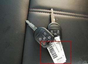 汽车防盗电脑(车钥匙上的这个小卡片你扔了吗？非常有用)