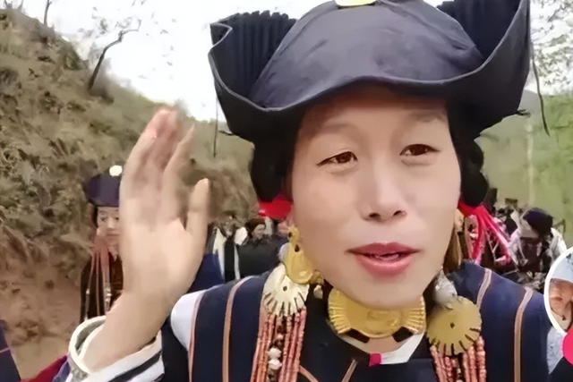 没出月子就被累死，不到两月女儿也去世，丈夫一个动作被揭穿老底