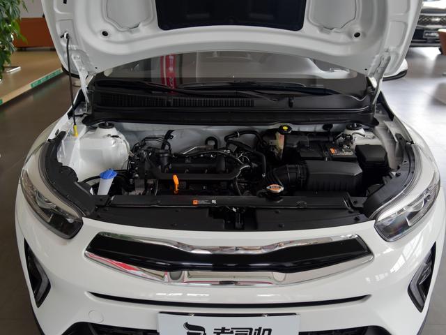 起售6.98万，空间灵活动力够用，油耗5.8L，带你看起亚奕跑