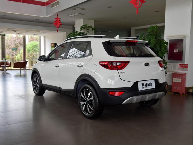 起售6.98万，空间灵活动力够用，油耗5.8L，带你看起亚奕跑