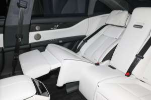 汽车DCI(又一国产行政轿车，空悬+3个激光雷达，轴距超3米，56E压力大了？)