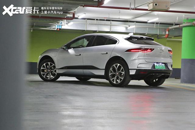 零百4.8秒，电动车一样很有驾驶乐趣，试驾捷豹I-PACE