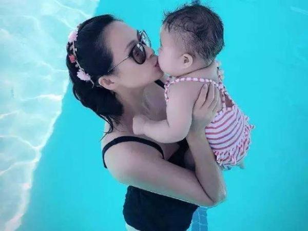 谢娜女儿小名跳跳、俏俏，章子怡女儿是醒醒，明星娃的小名啥规律
