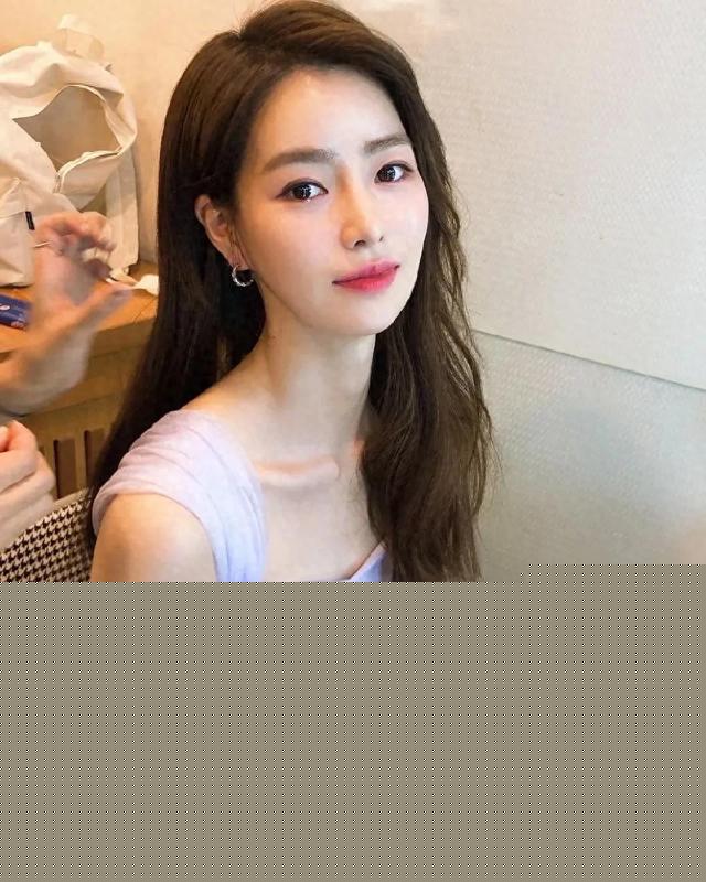 林智妍迎来34岁生日 再出演19禁电影 学生照公开被指是人工美女
