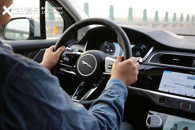零百4.8秒，电动车一样很有驾驶乐趣，试驾捷豹I-PACE