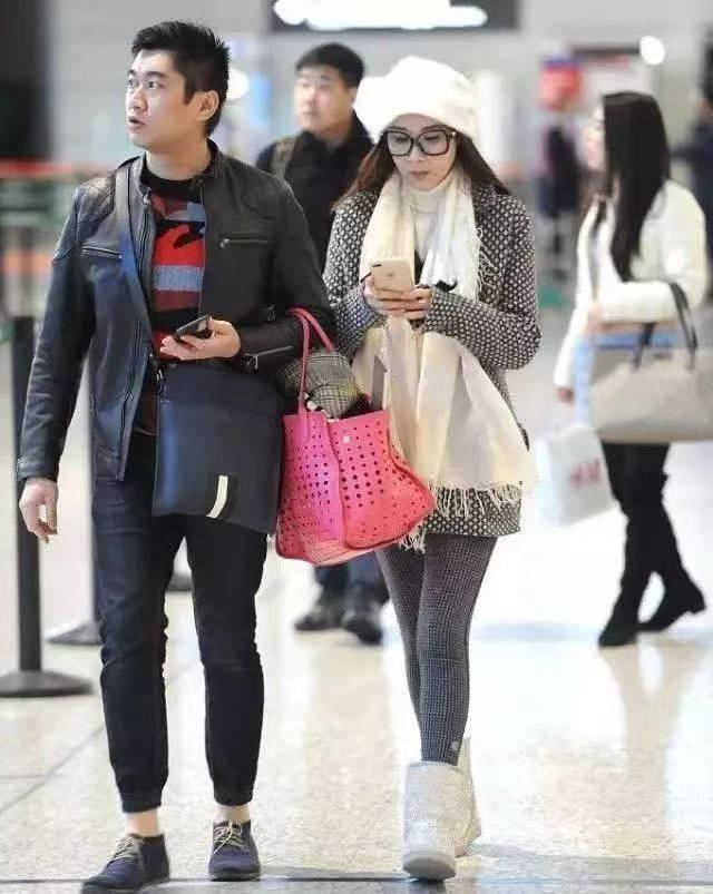51岁萧蔷高难度瑜伽，婀娜柔软，大秀一字马，极品身材过于撩人