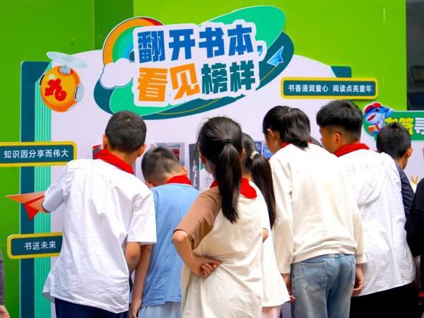 鱼跃书香路，苗沐公益风，2025斗鱼“护苗·鱼阅计划”公益活动圆满开展