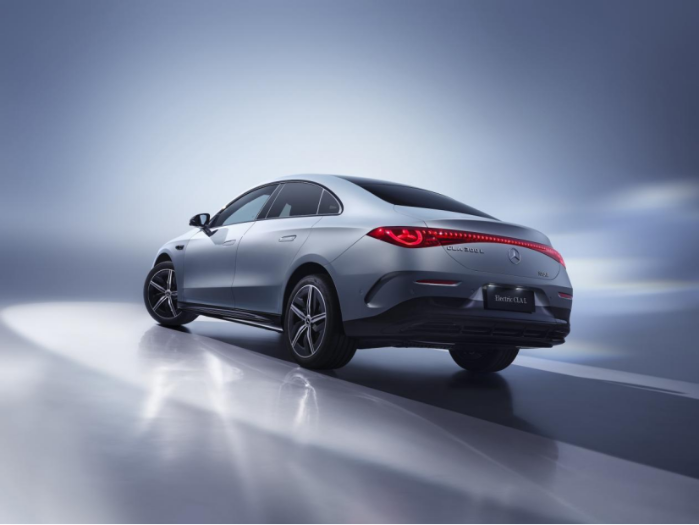 2025梅赛德斯-奔驰品牌科技日:开启智能豪华电动新篇与未来出行蓝图