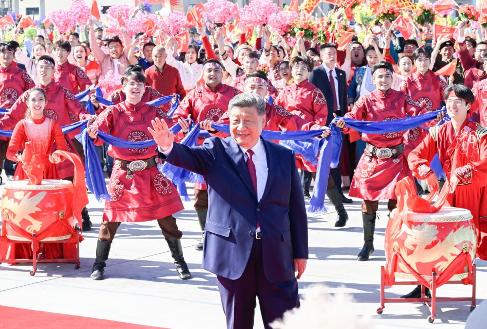 总书记新疆行｜记者手记：时代面孔里的沧桑巨变